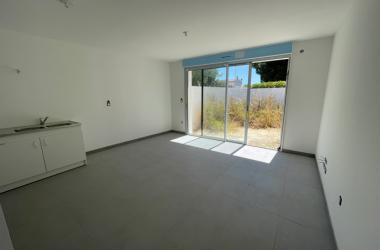 Séjour avec cuisine ouverte d'une maison neuve en BRS à Saint-Georges-d'Oléron