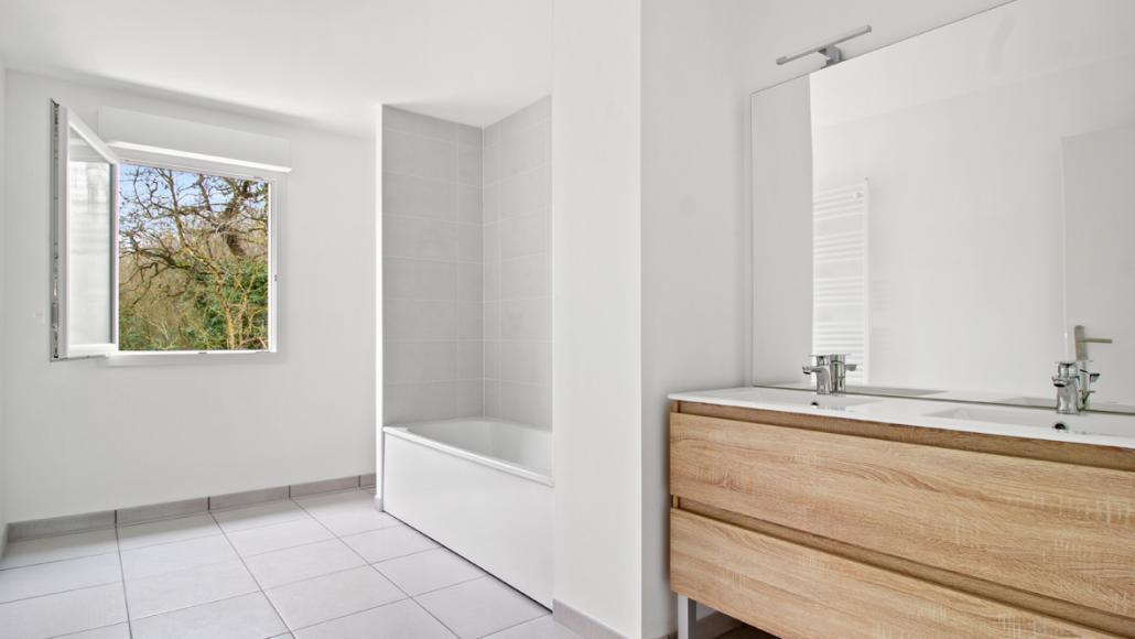 Salle de bain de la maison en location-accession