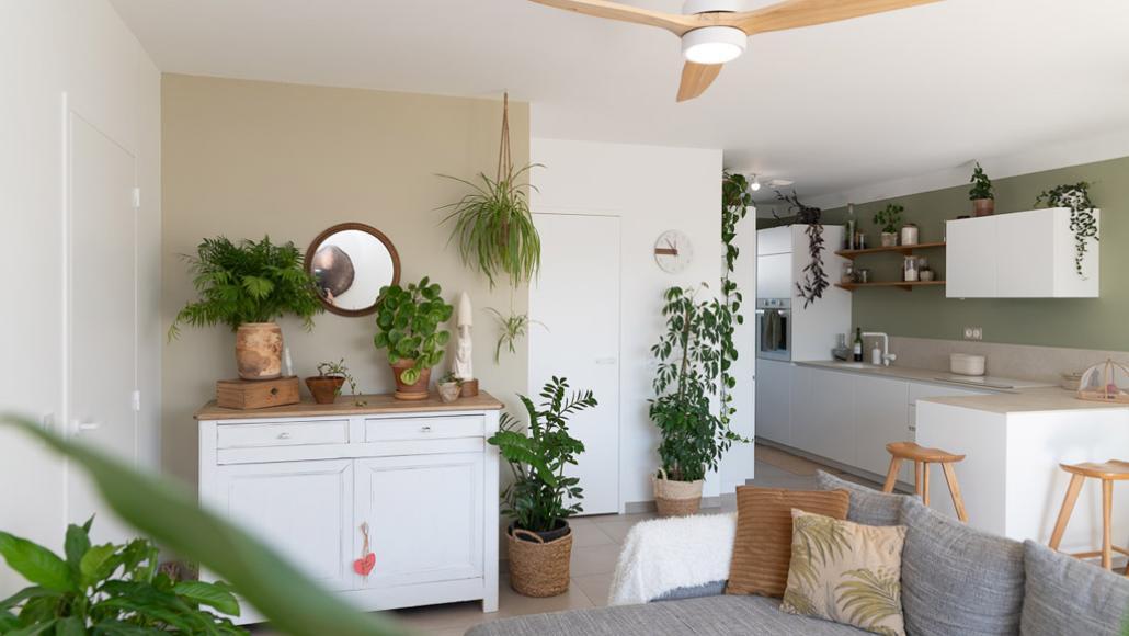 Pièce de vie avec cuisine ouverte – vue 3 de la maison neuve à Sainte-Marie-de-Ré en accession sociale - dispositif BRS