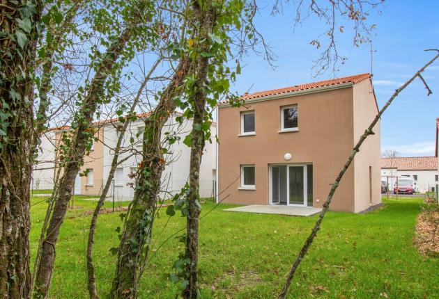 Vue du jardin de la maison à Challans
