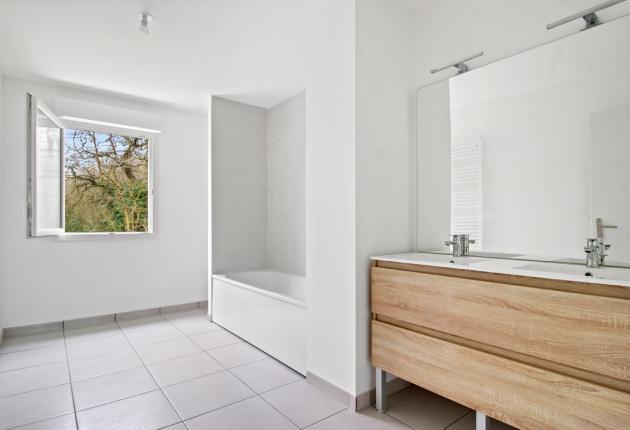 Salle de bain de la maison en location-accession