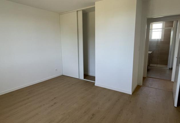 Chambre aménagée d'une maison neuve à Le Brée-les-Bains