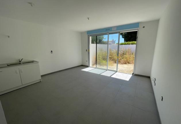 Séjour avec cuisine ouverte d'une maison neuve en BRS à Saint-Georges-d'Oléron